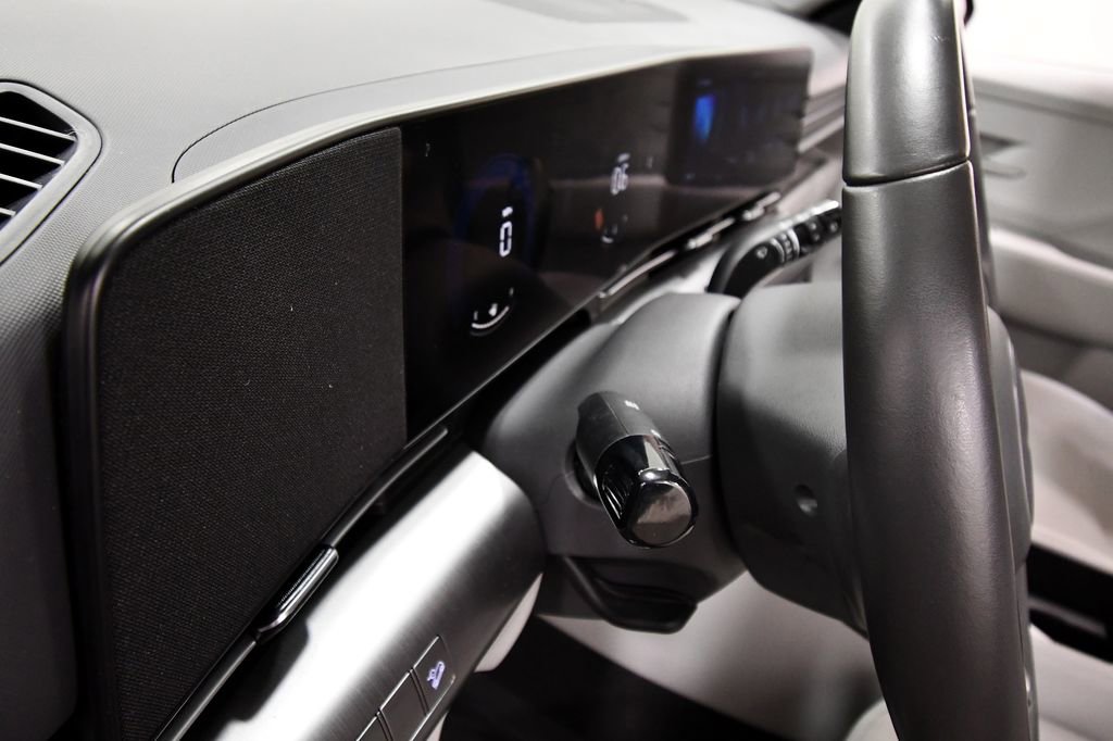 Used 2025 Hyundai Kona SEL image 20