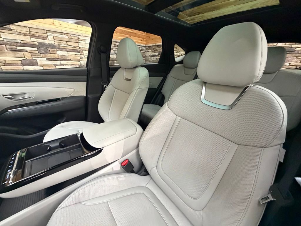Certified 2025 Hyundai Tucson Limited image 12