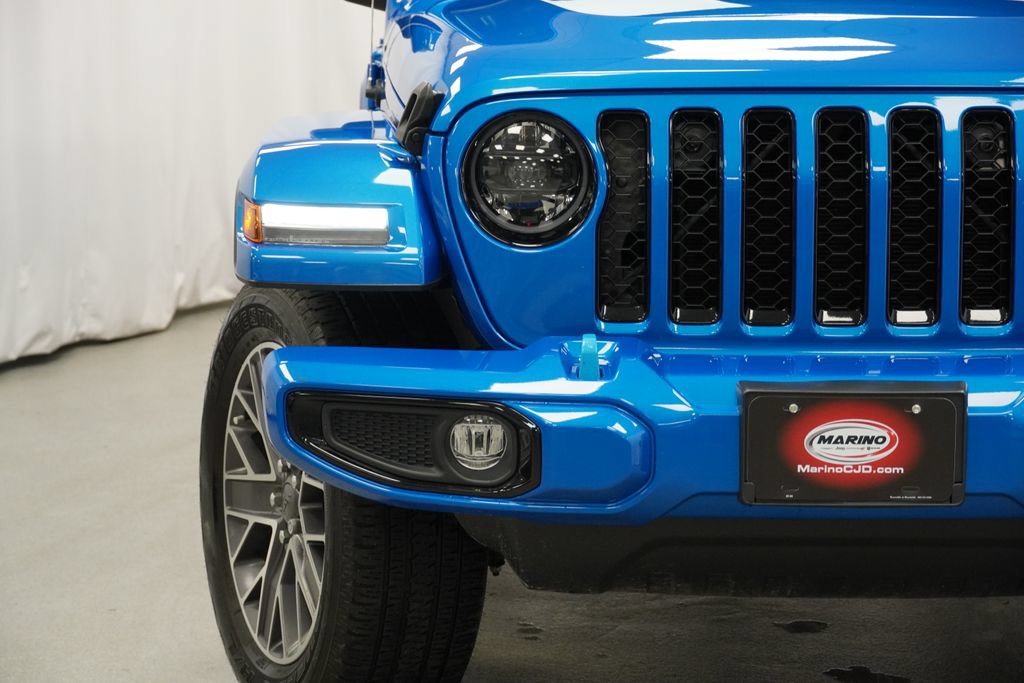 Used 2023 Jeep Wrangler Unlimited Sahara AWD/4WD image 7