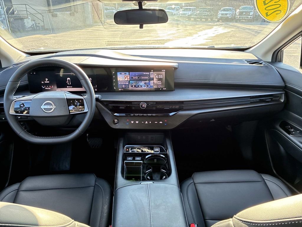 Certified 2025 Nissan Murano SV image 18