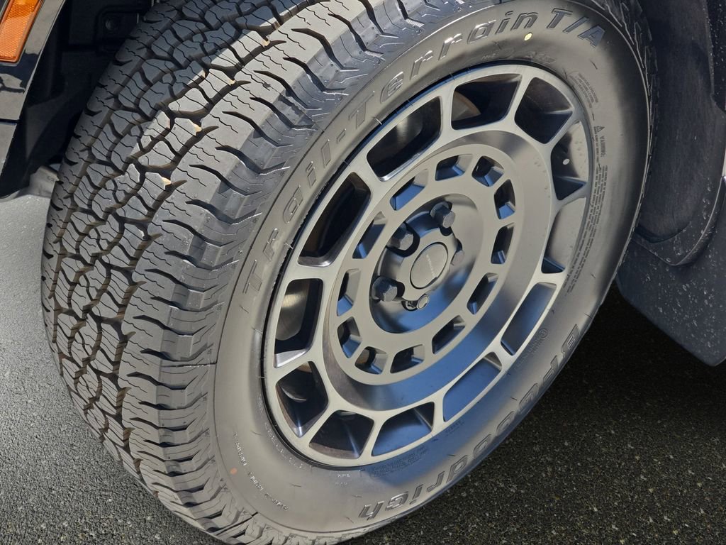 New 2026 Land Rover Defender 110 OCTA AWD/4WD image 33