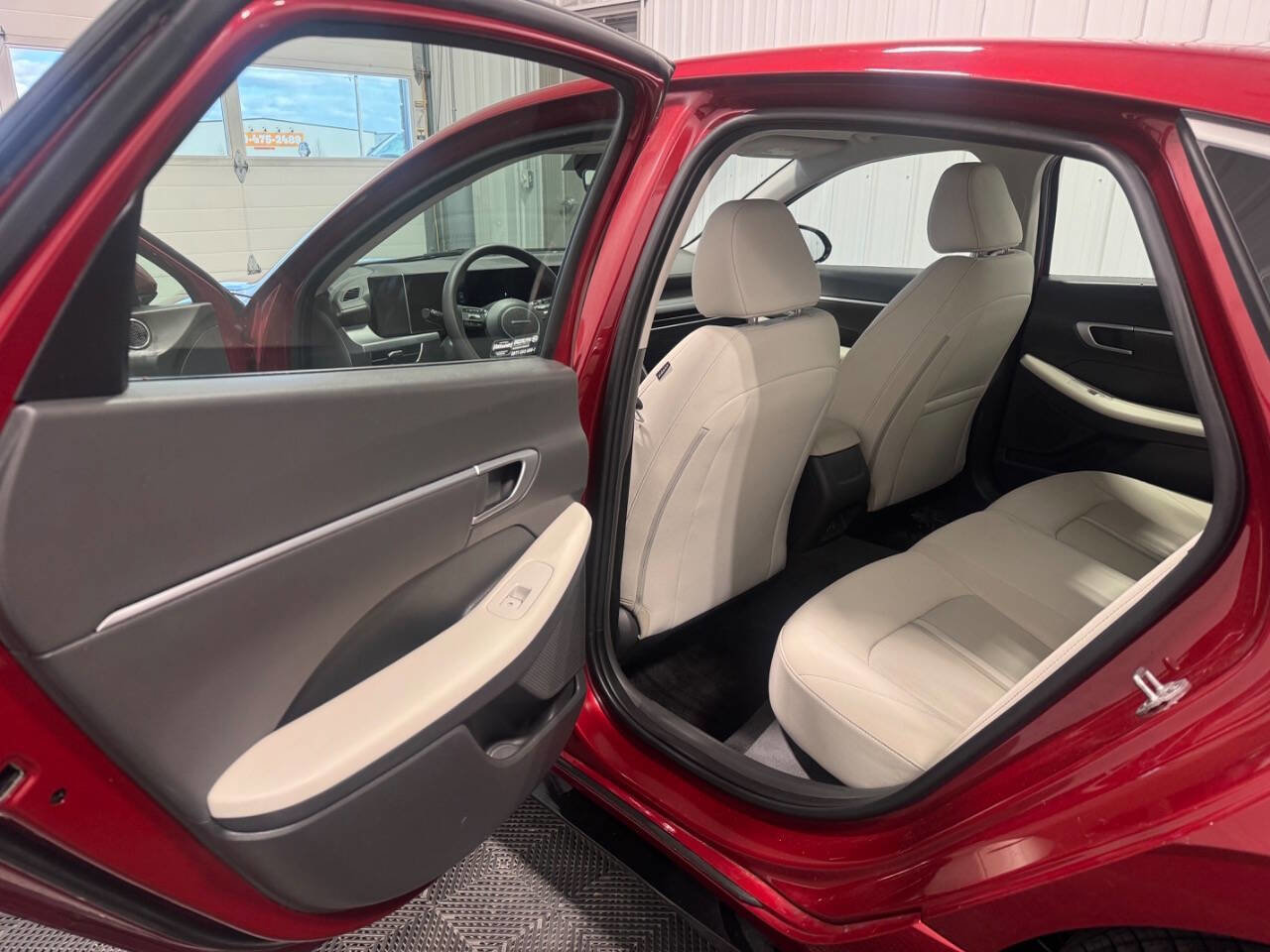 Used 2025 Hyundai Sonata SEL image 11