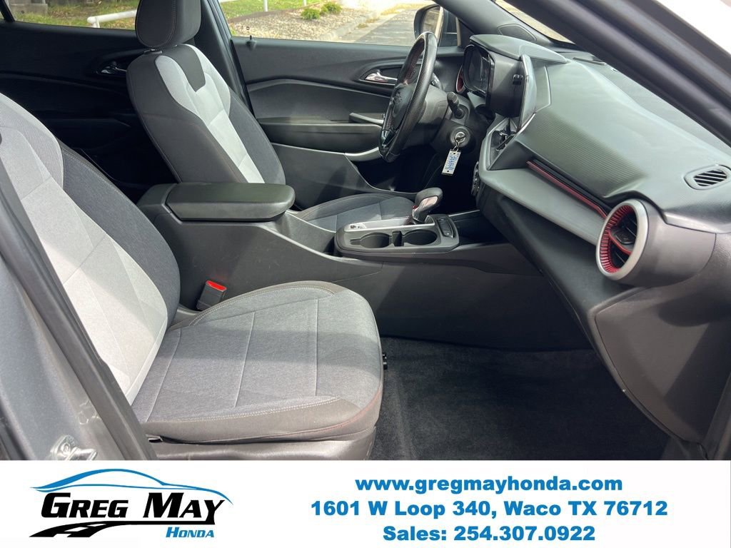 Used 2024 Chevrolet Trax RS FWD image 12