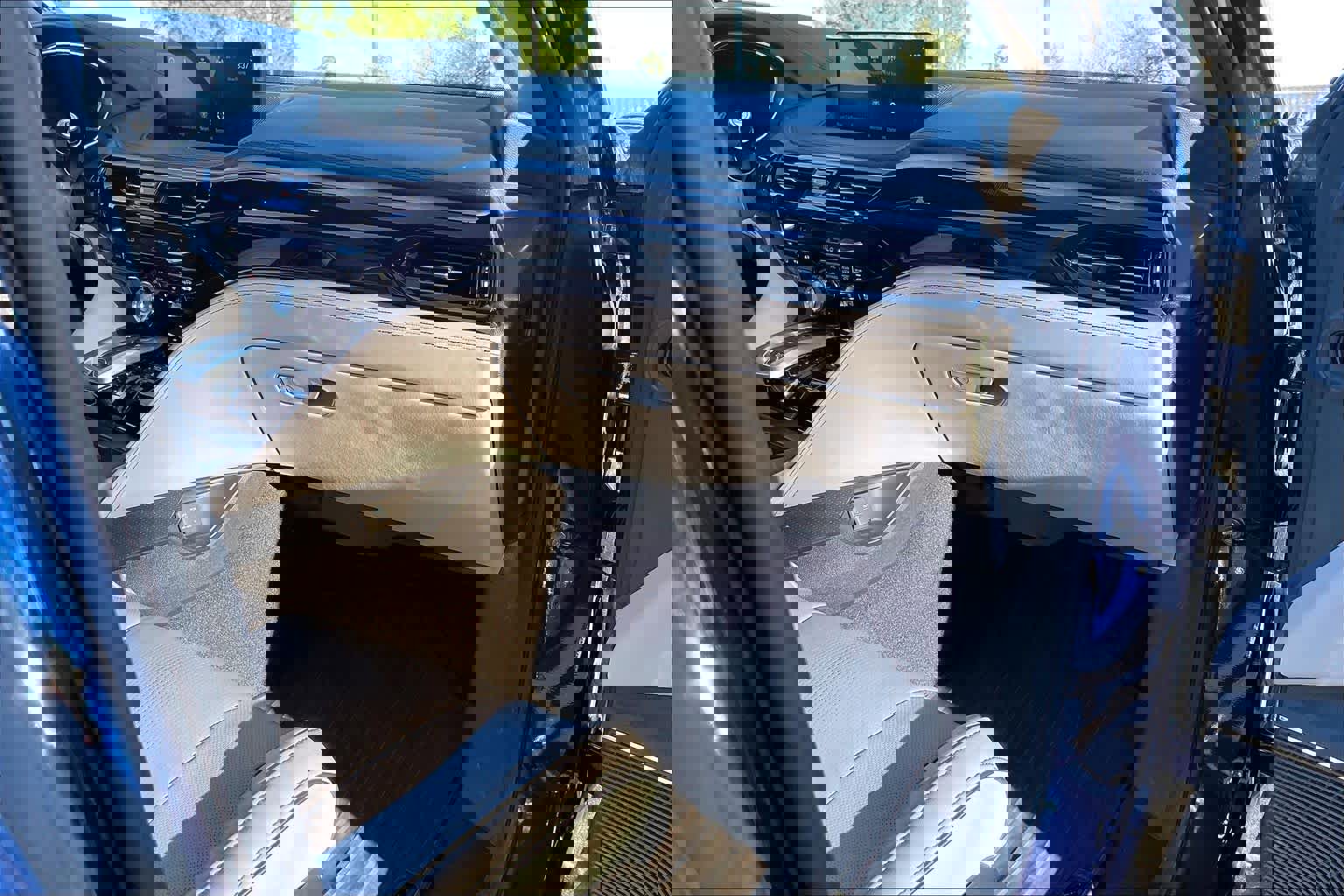 Used 2023 Acura MDX SH-AWD w/ Advance Package image 18