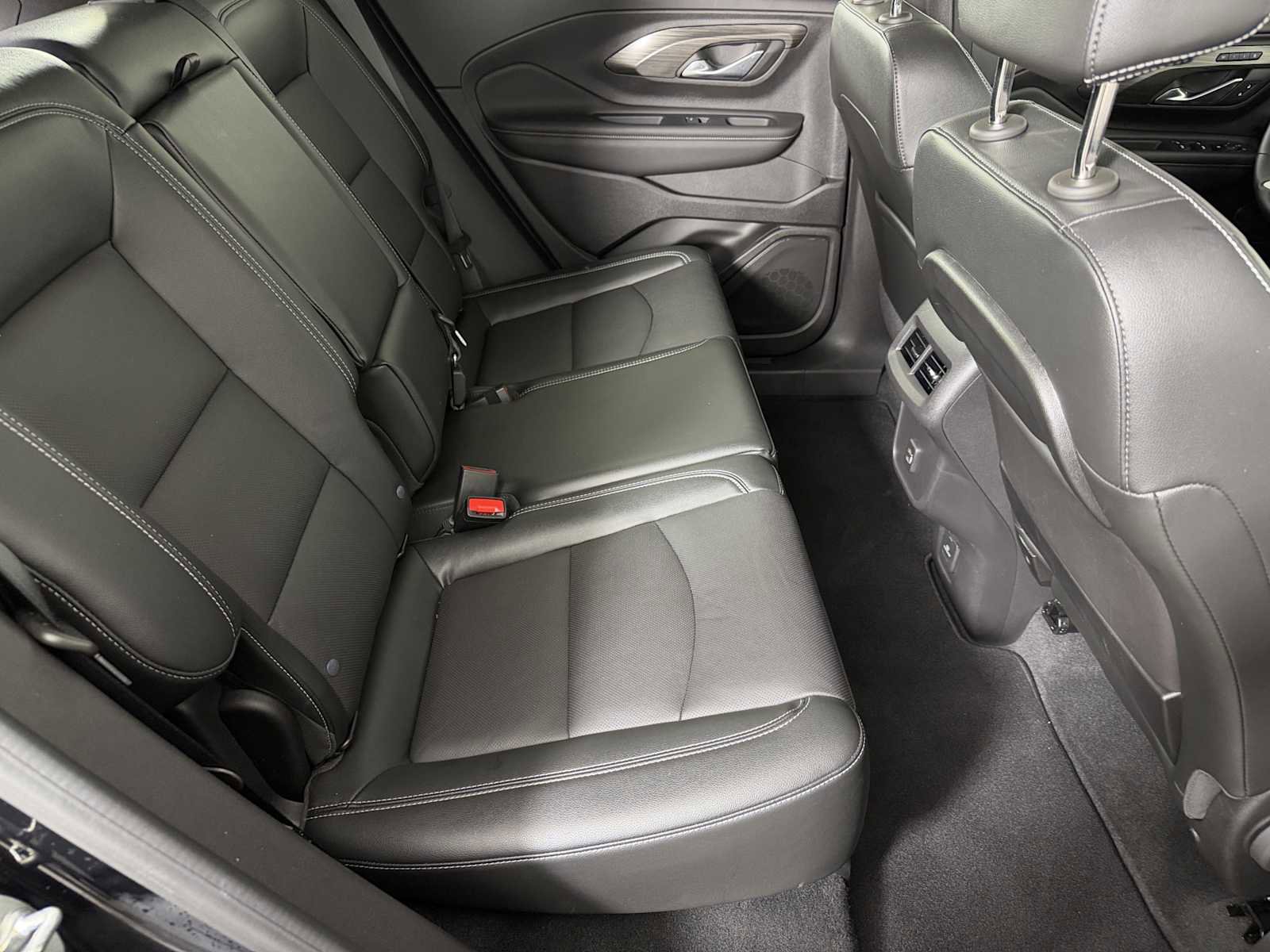 Used 2024 GMC Terrain SLT w/ Tech Package AWD/4WD image 13