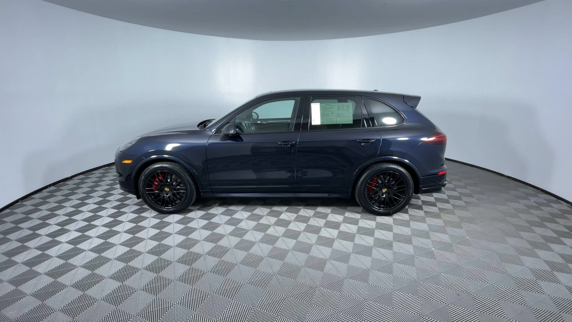 Used 2016 Porsche Cayenne GTS AWD/4WD image 5