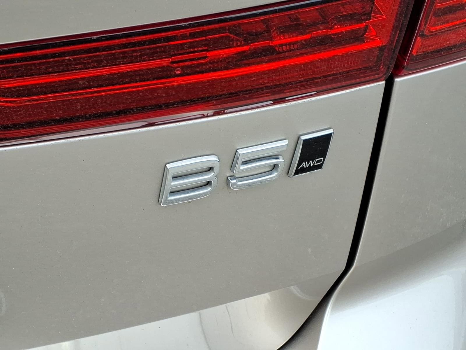 Used 2023 Volvo XC60 B5 Plus w/ Climate Package AWD/4WD image 6