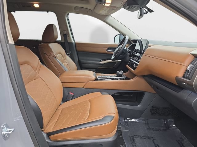 Used 2025 Nissan Pathfinder Platinum w/ Cargo Package FWD image 37