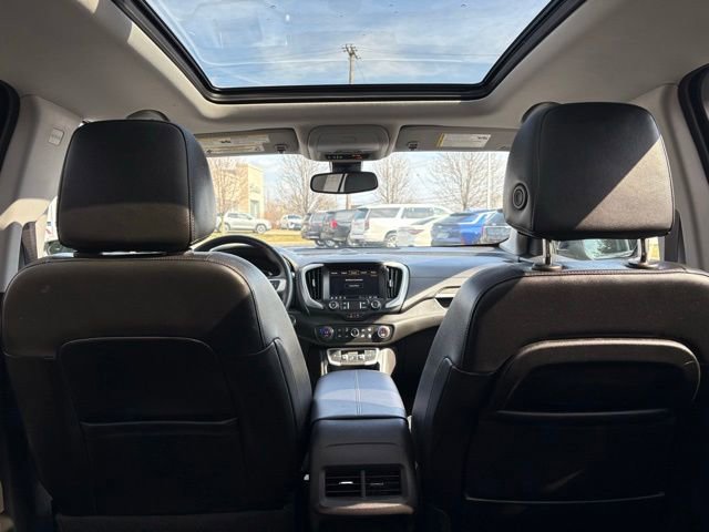 Certified 2024 GMC Terrain SLT w/ Infotainment Package II image 8