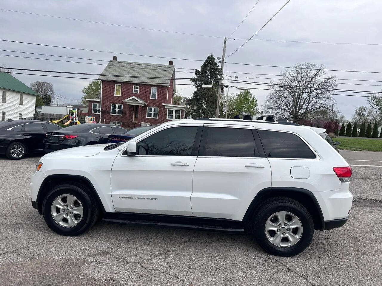 Used 2016 Jeep Grand Cherokee Laredo w/ Quick Order Package 23E AWD/4WD image 5