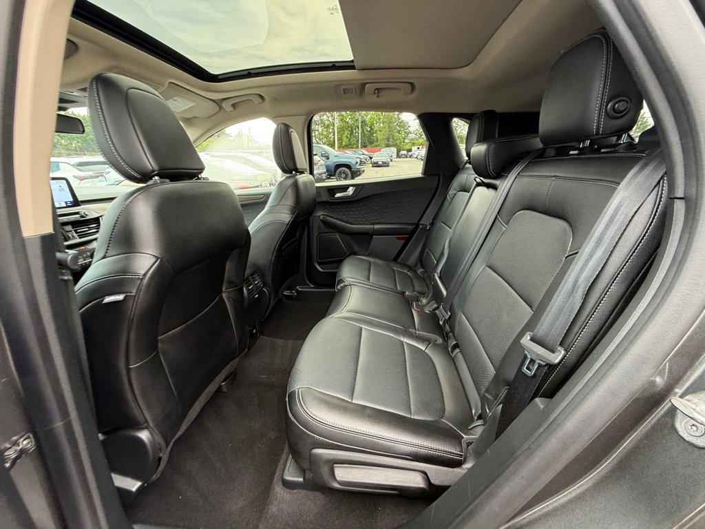 Used 2020 Ford Escape Titanium AWD/4WD image 24