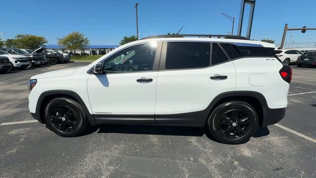 Used 2023 GMC Terrain SLE w/ Driver Convenience Package FWD image 5