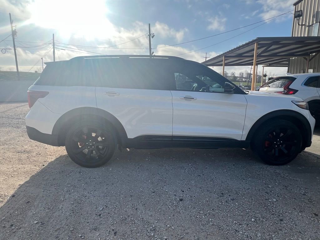 Used 2023 Ford Explorer ST w/ Equipment Group 401A image 2