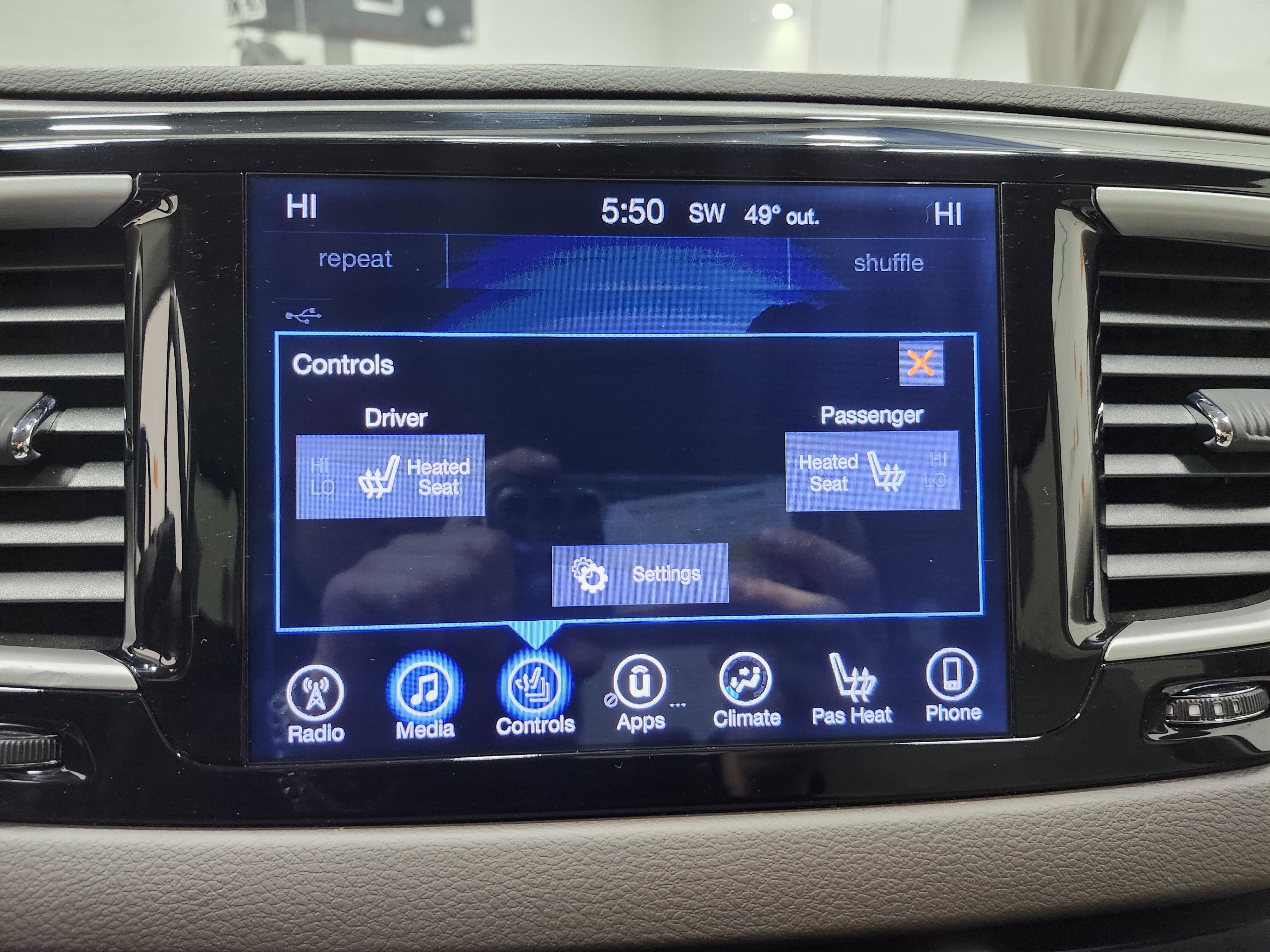 Used 2017 Chrysler Pacifica Touring-L w/ Tire & Wheel Group image 7