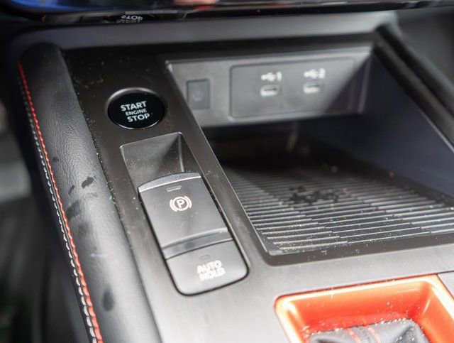 Certified 2025 Nissan Kicks SR image 31