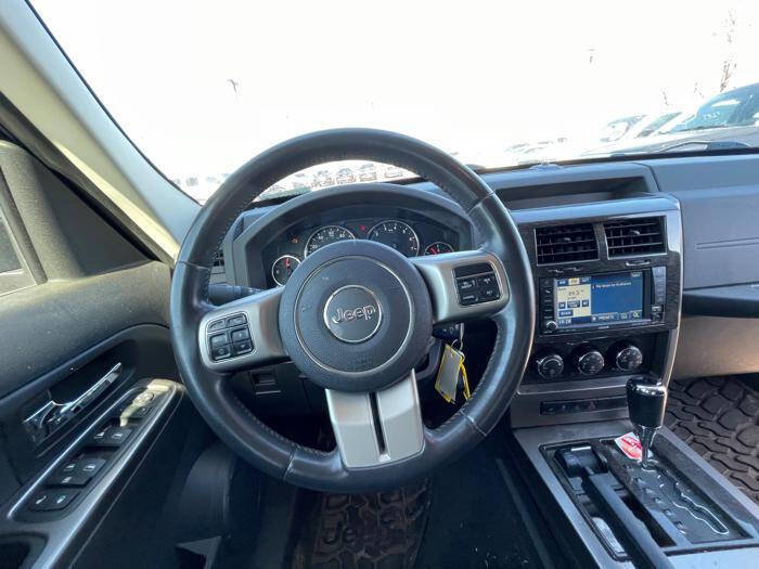 Used 2011 Jeep Liberty Limited w/ Comfort/Convenience Group AWD/4WD image 33