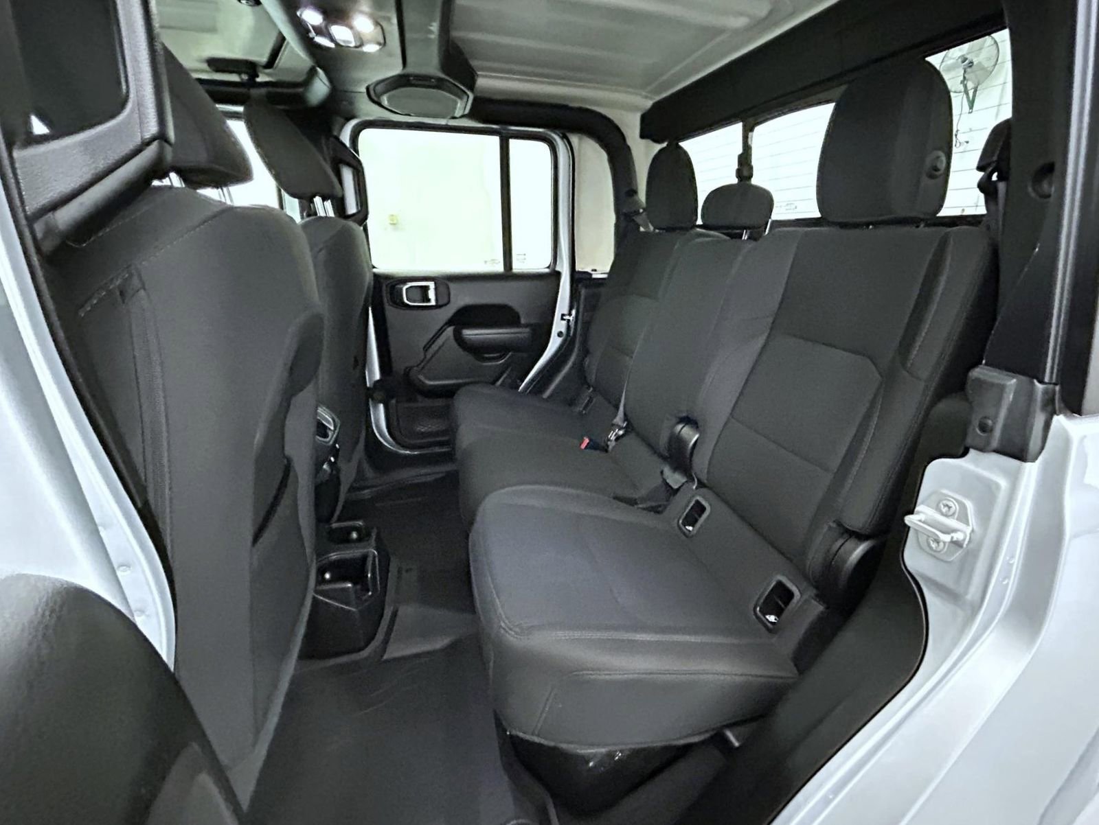 Used 2022 Jeep Gladiator Willys image 19