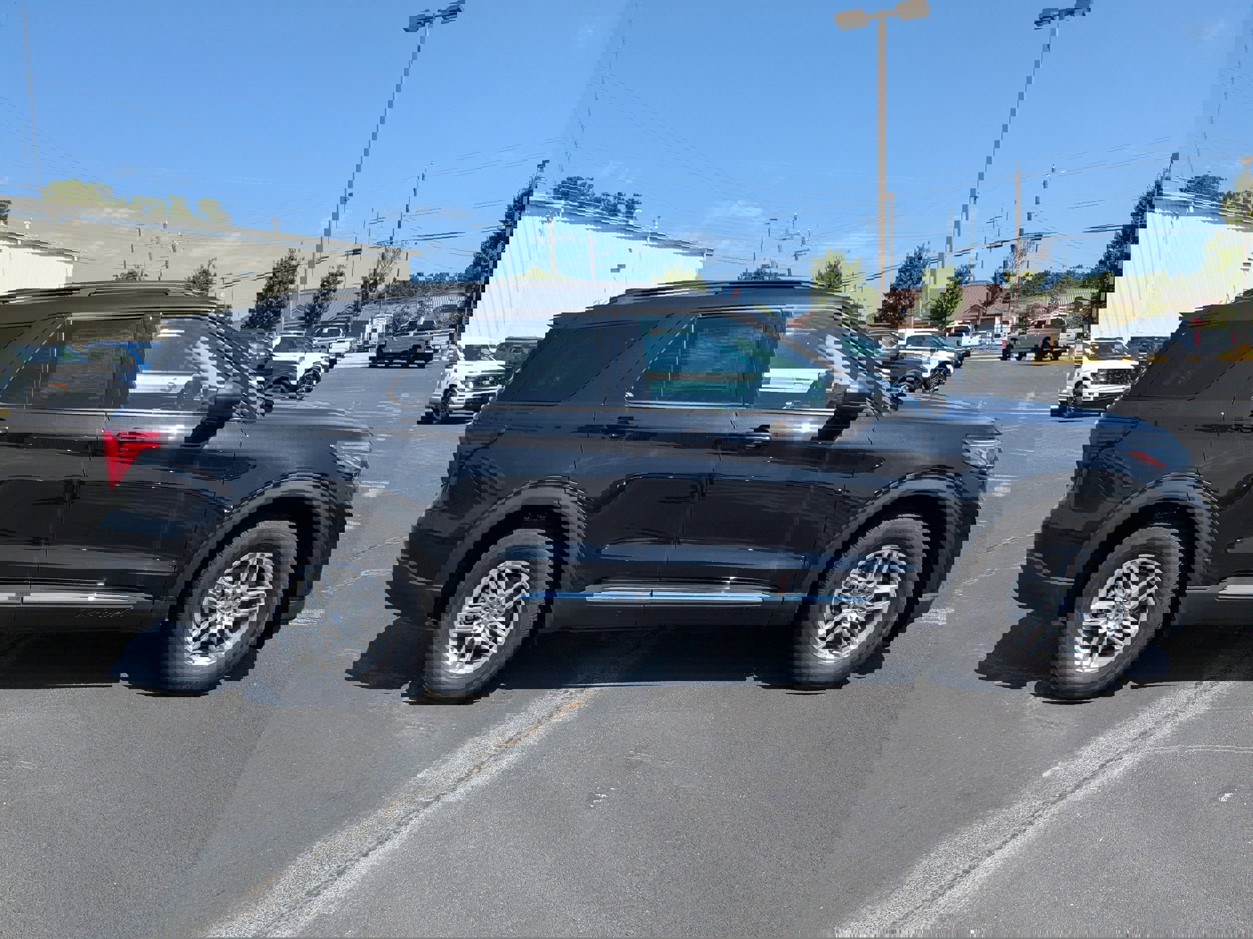 New 2025 Ford Explorer Active w/ Active Comfort Package image 3
