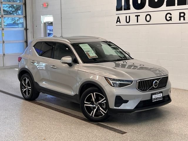 Used 2024 Volvo XC40 B5 Core