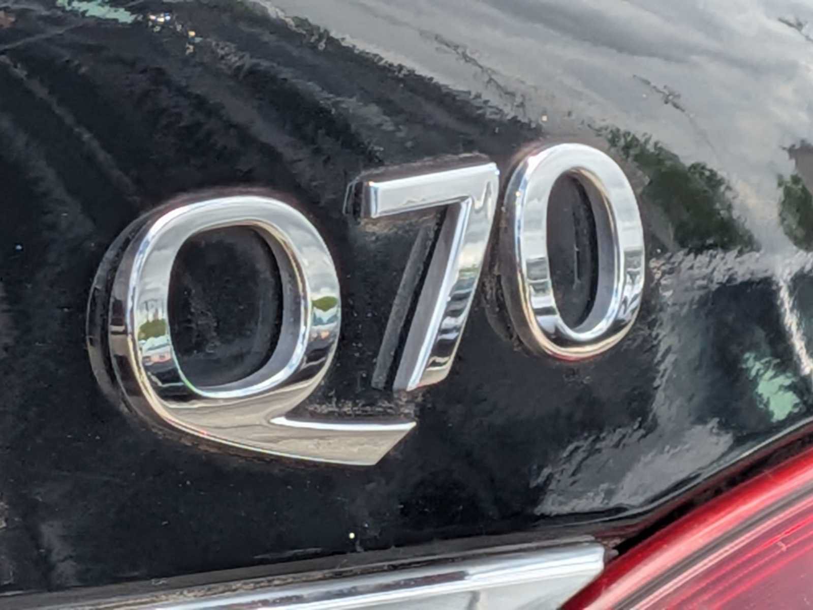 Used 2018 INFINITI Q70 Luxe RWD image 10