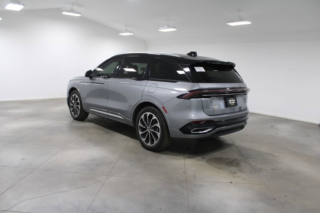 Used 2024 Lincoln Nautilus Reserve image 7