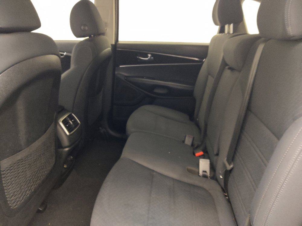 Used 2019 Kia Sorento S FWD image 18
