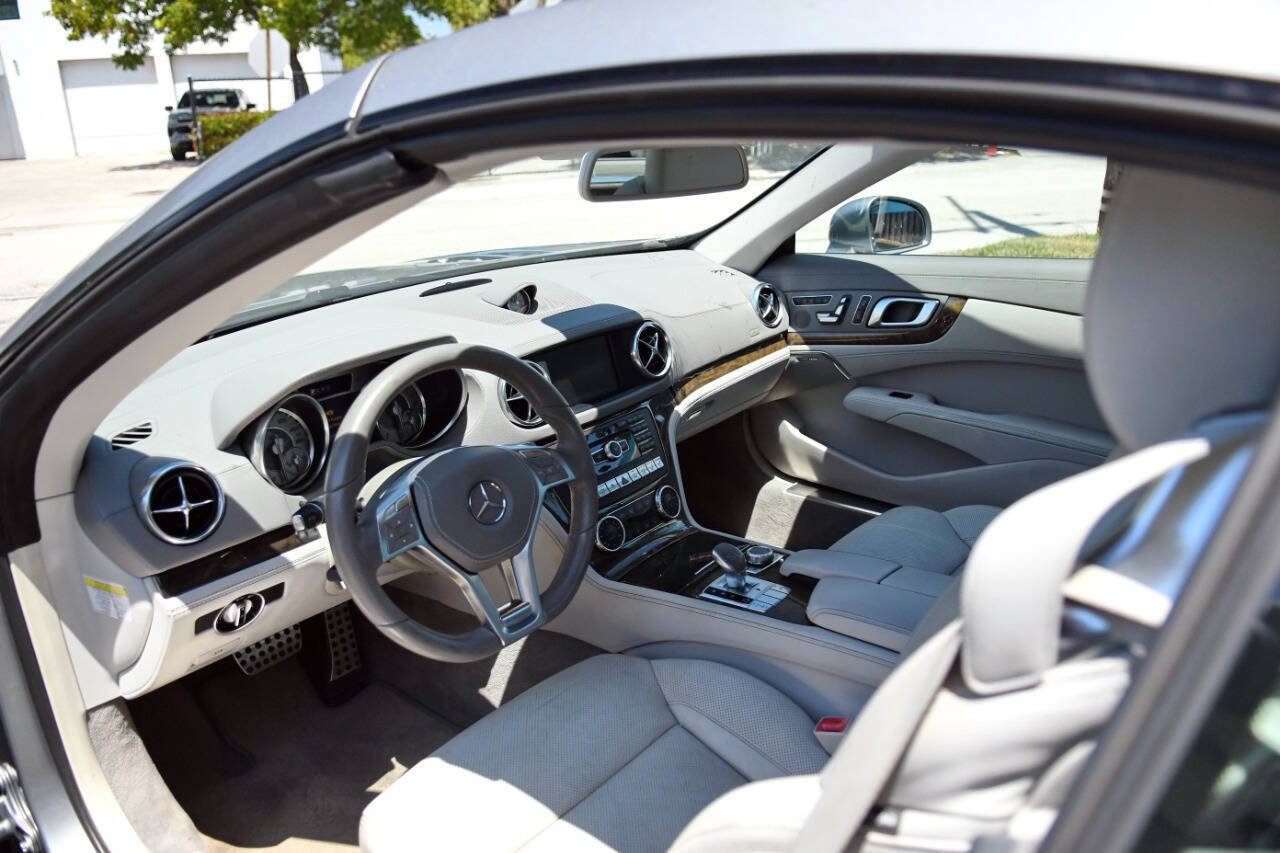 Used 2014 Mercedes-Benz SL 550 image 18