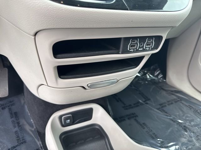 Used 2023 Chrysler Voyager LX FWD image 28