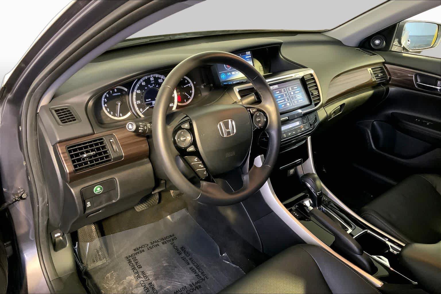 Used 2017 Honda Accord EX-L image 18