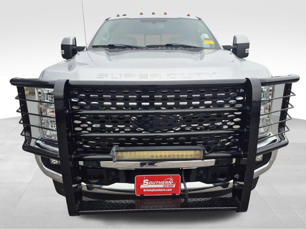 Used 2017 Ford F250 Lariat w/ Lariat Value Package image 8