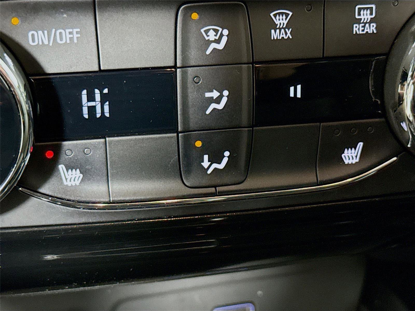 Used 2024 Chevrolet Trax RS w/ Driver Confidence Package image 20