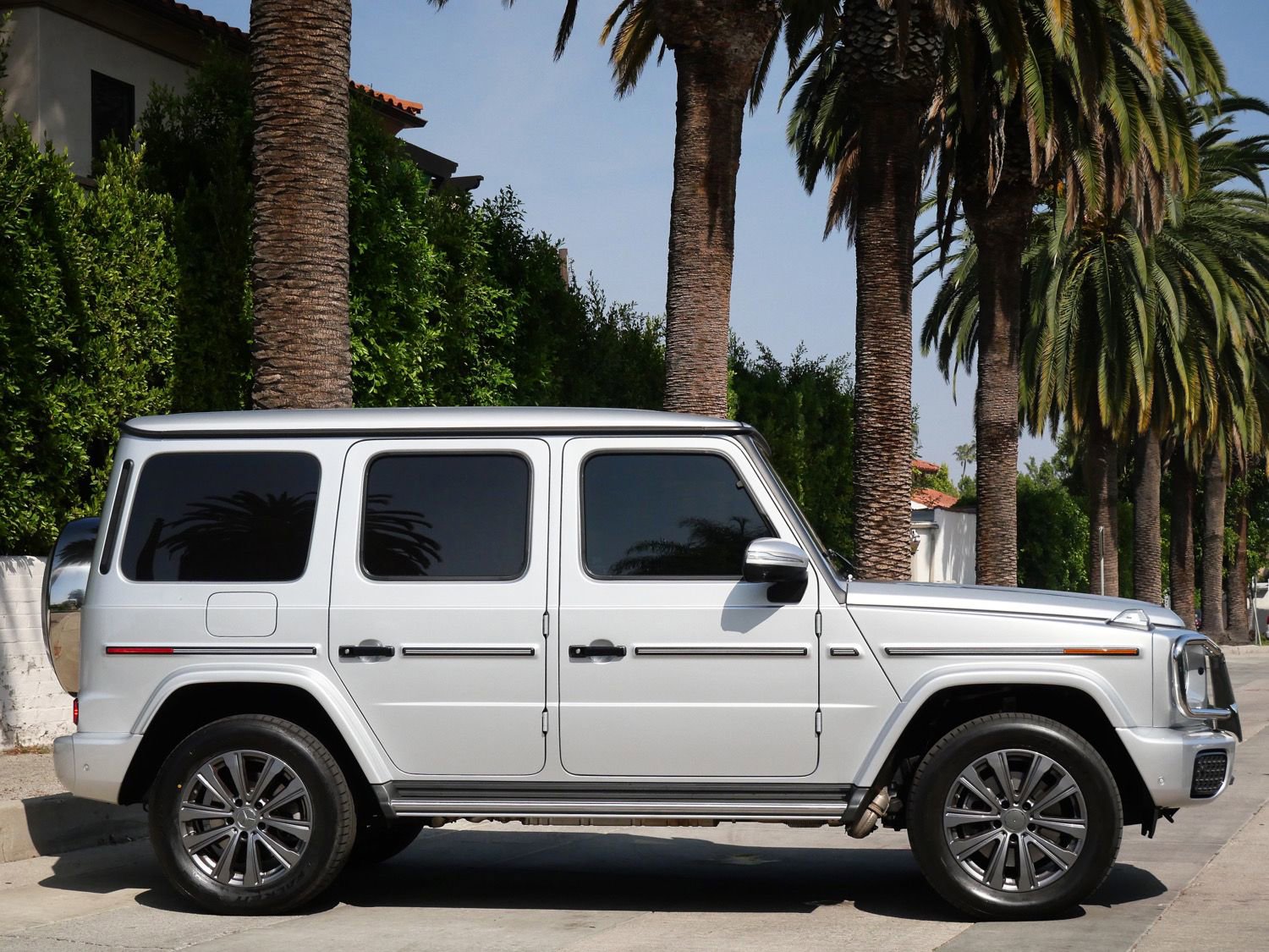 Used 2025 Mercedes-Benz G 550 image 4