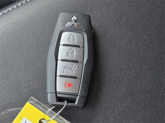 Used 2025 Mitsubishi Outlander SEL image 24