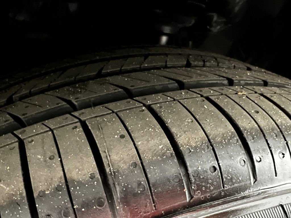 Used 2019 Toyota C-HR XLE image 29