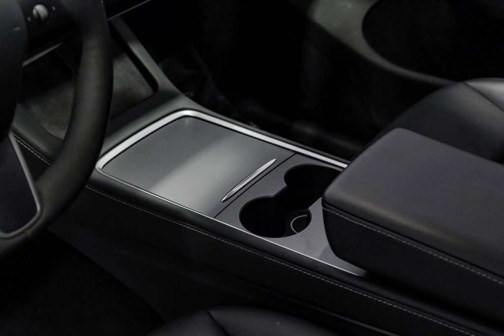 Used 2023 Tesla Model Y Long Range image 27