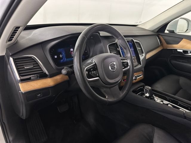 Used 2023 Volvo XC90 B6 Plus image 13