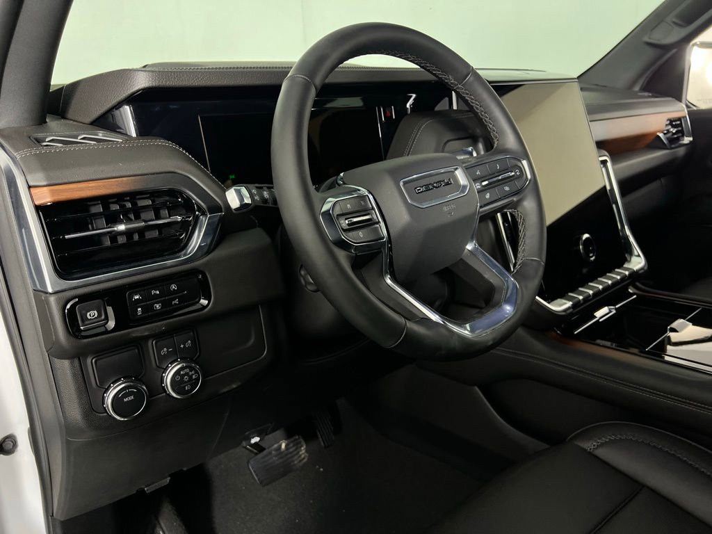 Used 2025 GMC Yukon XL Denali image 23