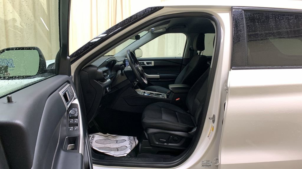 Certified 2023 Ford Explorer XLT image 30