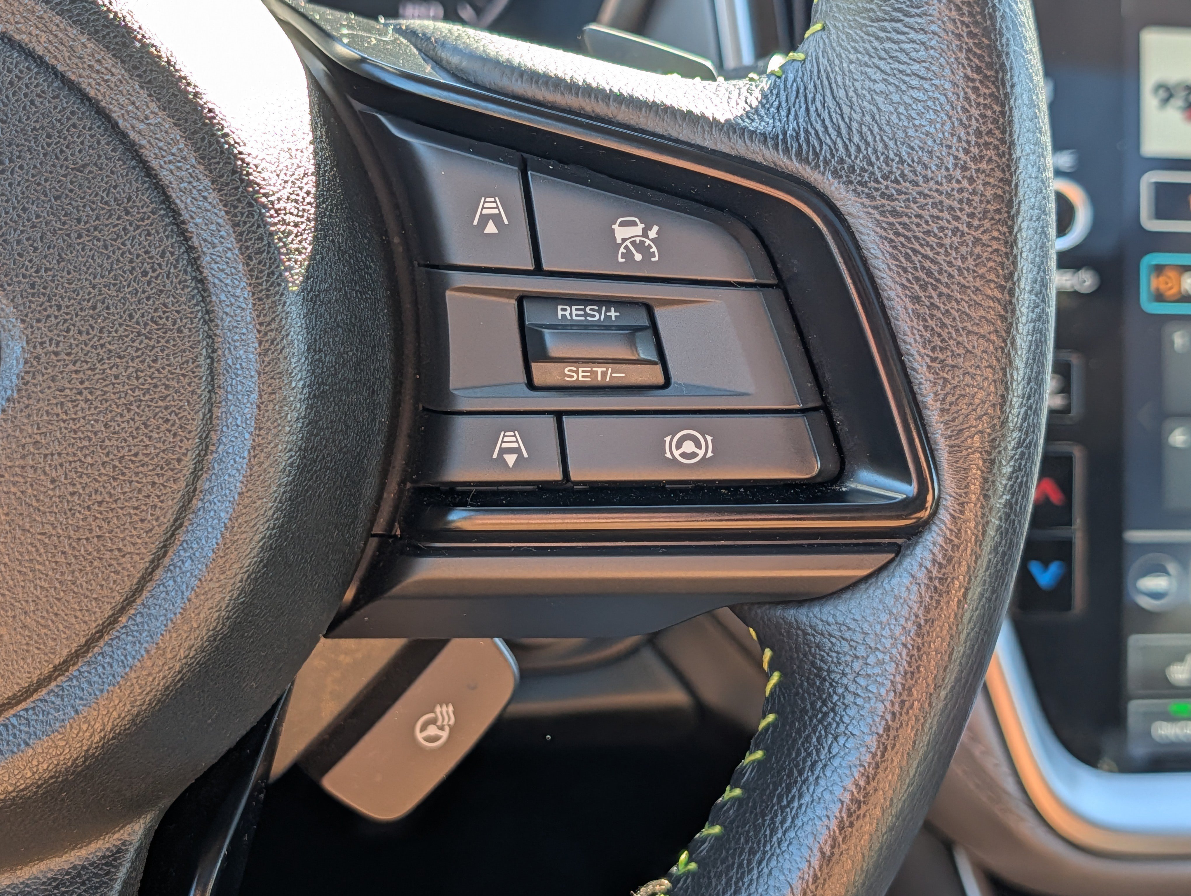 Certified 2025 Subaru Outback Onyx Edition AWD/4WD image 30