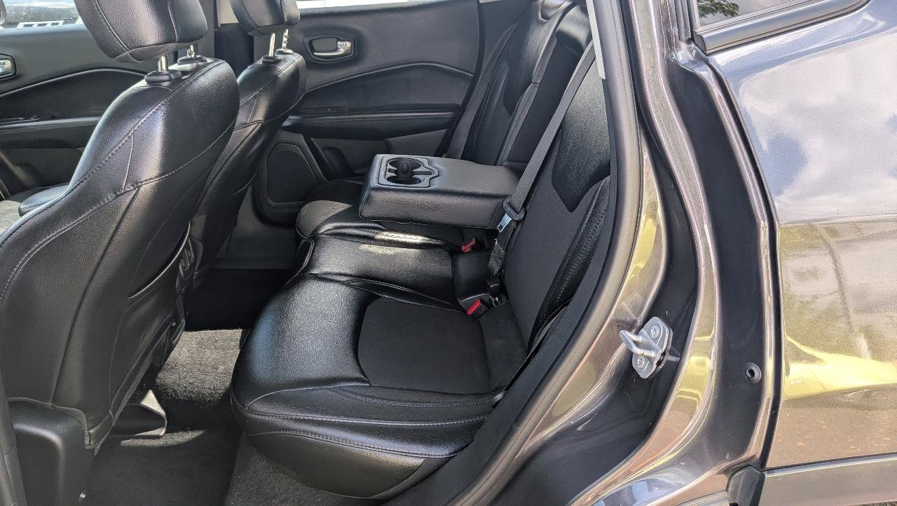 Used 2018 Jeep Compass Latitude AWD/4WD image 10