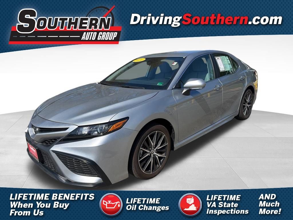 Used 2024 Toyota Camry SE image 1