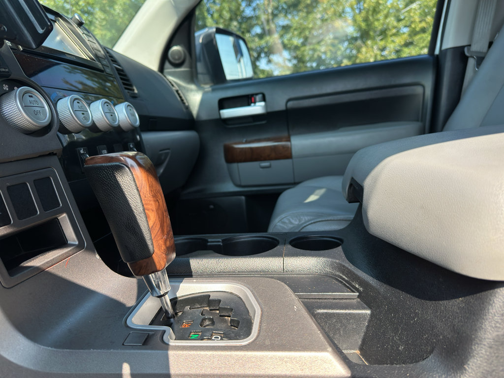 Used 2011 Toyota Tundra Limited w/ Memory Pkg AWD/4WD image 17
