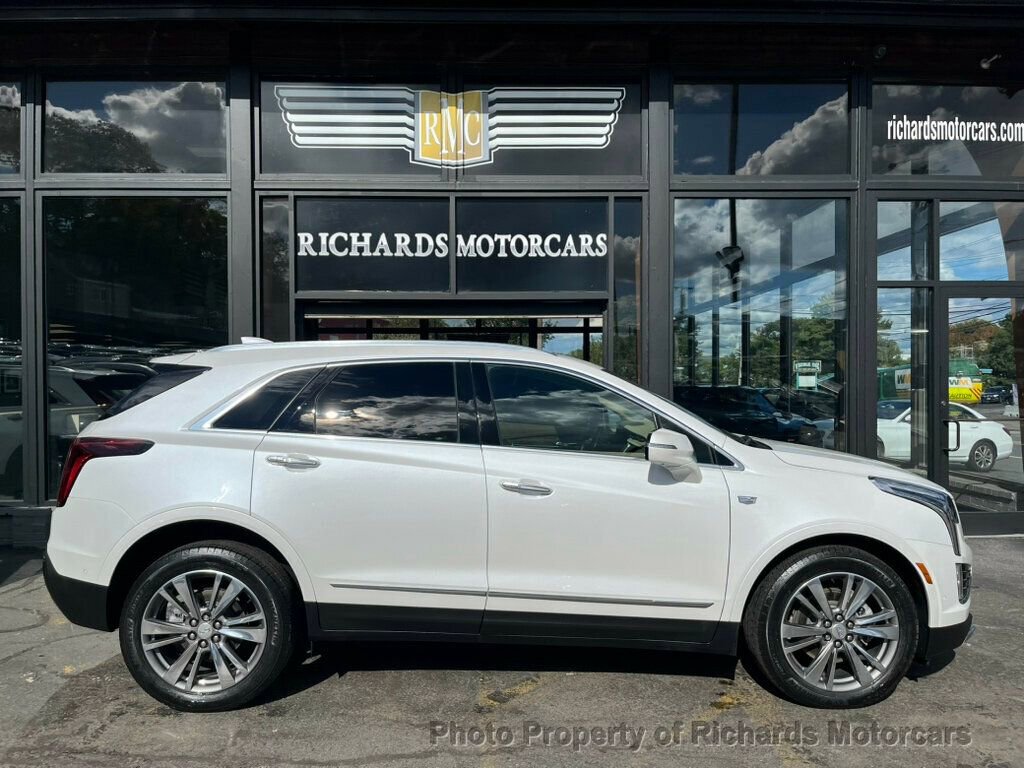 Used 2021 Cadillac XT5 Premium Luxury w/ Platinum Package AWD/4WD image 2