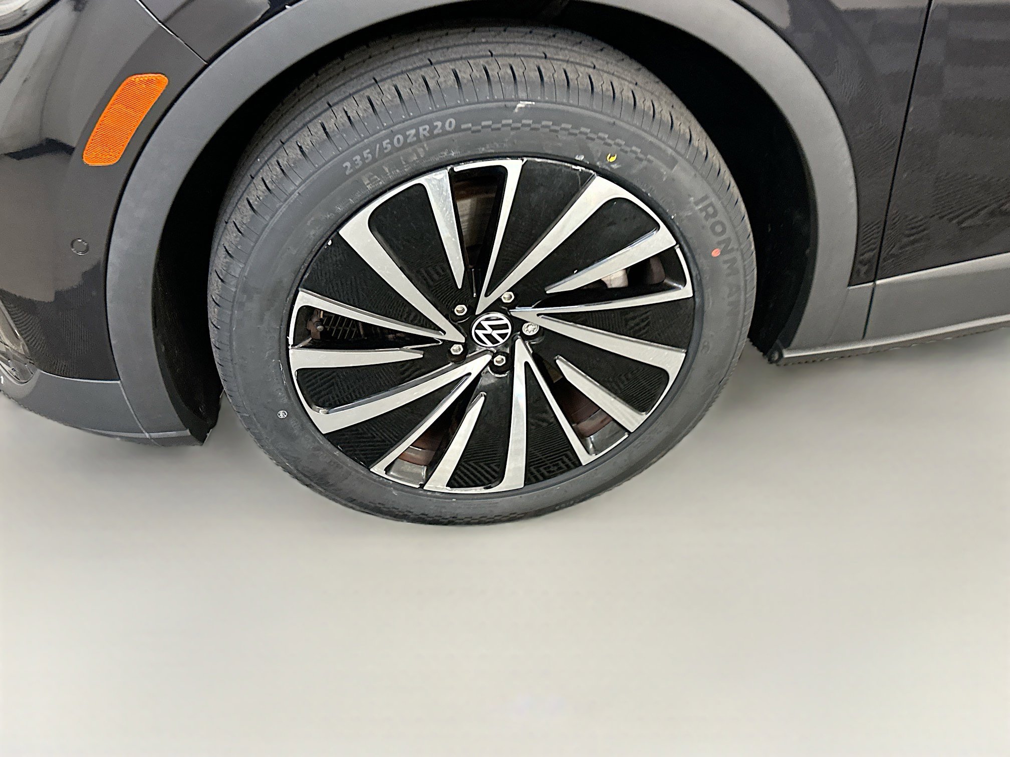 Used 2023 Volkswagen ID.4 Pro S Plus AWD/4WD image 11