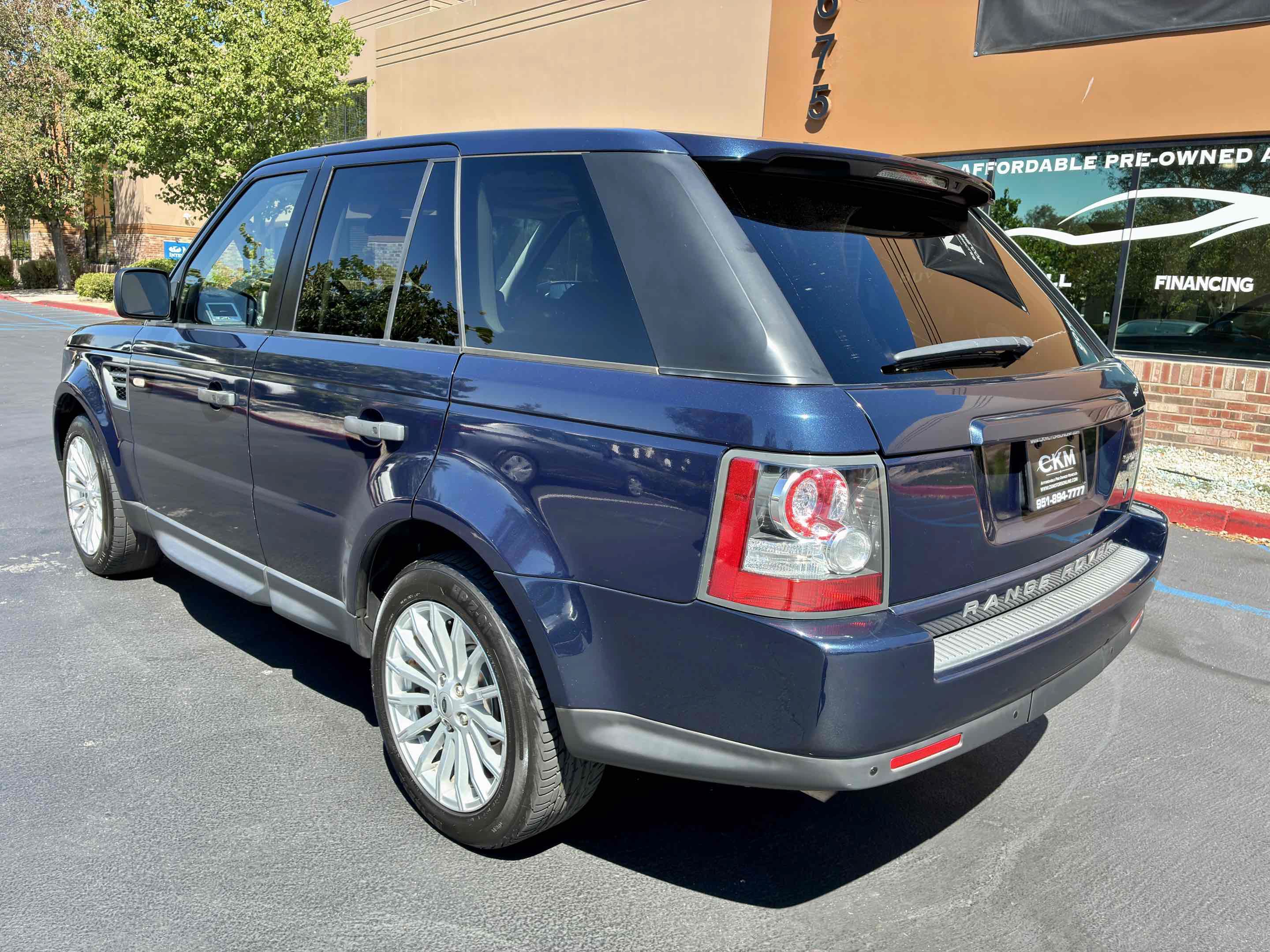 Used 2011 Land Rover Range Rover Sport HSE AWD/4WD image 10
