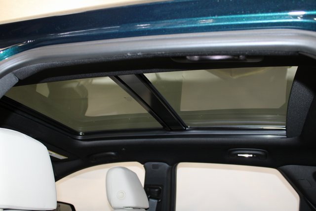 Certified 2025 Cadillac XT5 Sportv w/ Technology Package image 10