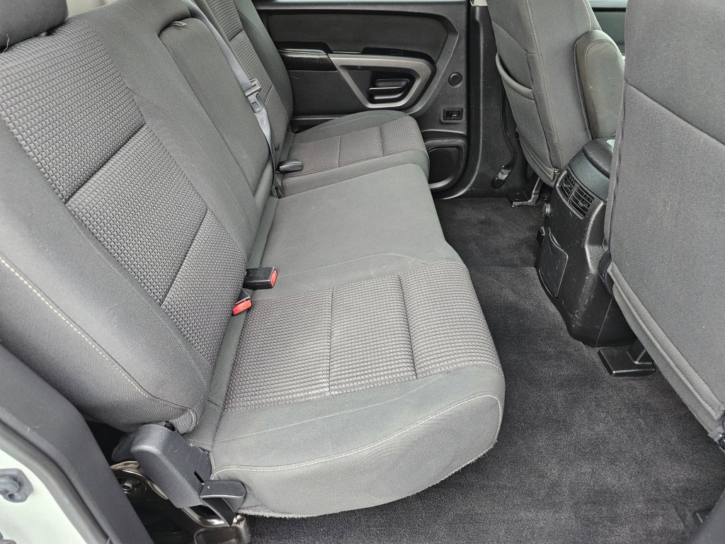 Used 2015 Nissan Titan PRO-4X image 25