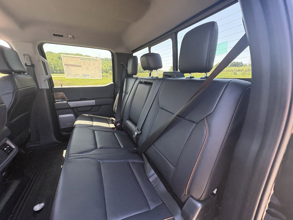 New 2026 Ford F250 Lariat w/ Black Appearance Package AWD/4WD image 19