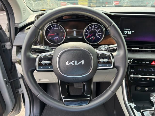 Used 2023 Kia Carnival EX FWD image 18