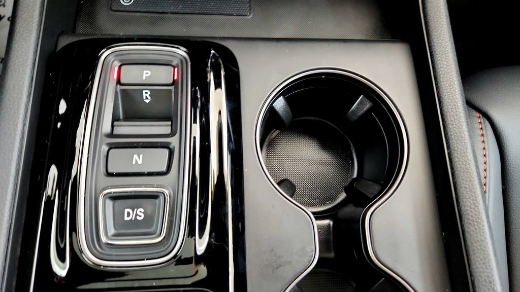Used 2025 Honda Pilot TrailSport image 30